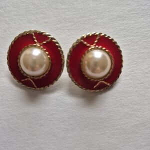 Round Red goldtone Rope Trim clip on vintage earrings